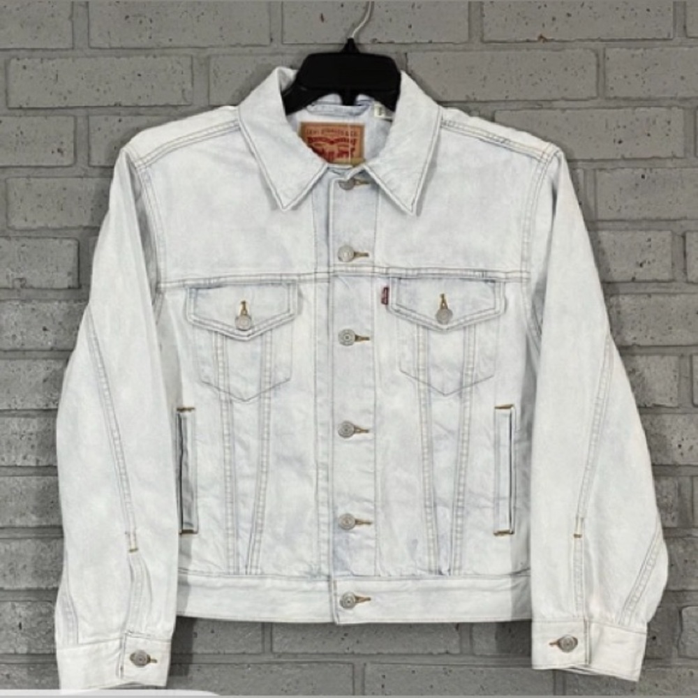 Levi's Women's Ex-Boyfriend Trucker denim jacket with floral embroidery